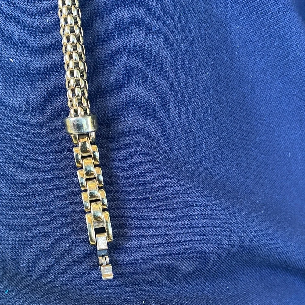 Luxurious Gold Women's Quartz Watch